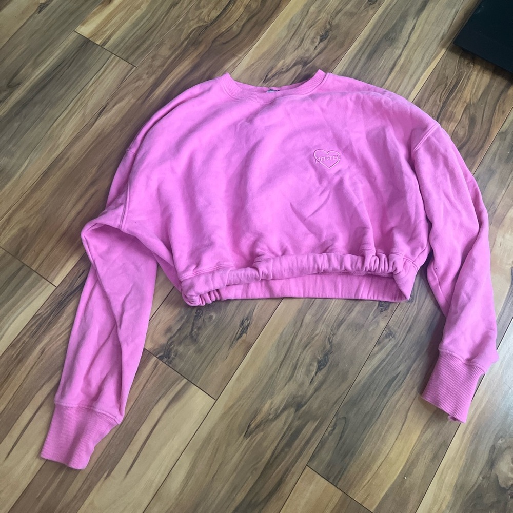 Cropped crewneck